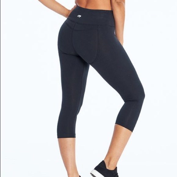 Marika Pants - NWT Black Midcalf Leggings. Size Large